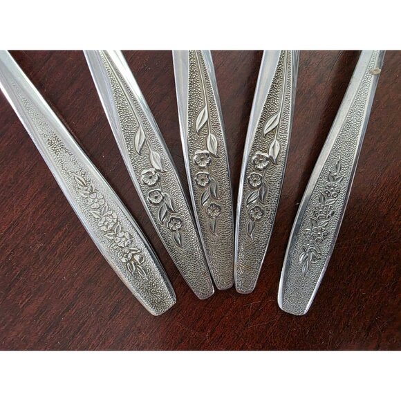 Set Of 5 Vintage Superior Stainless USA Floral Pattern Teaspoons Tablespoons - Picture 2 of 3